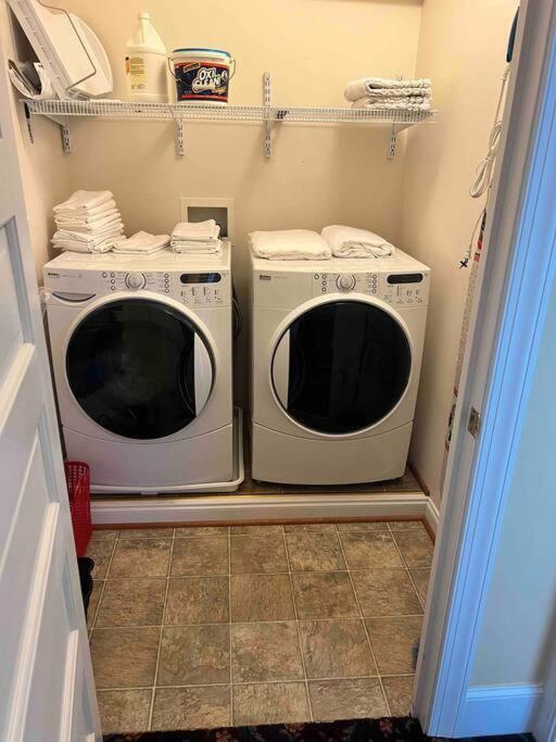 The Long Run - 2 Ca King Sized Beds+ - Sleeps 8-10 Διαμέρισμα Lynchburg Εξωτερικό φωτογραφία